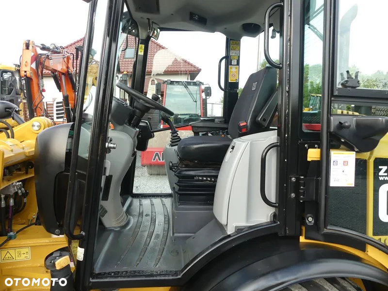 Caterpillar CAT 906M Z Niemiec / 2019r / 2668mtg / Serwisowany / - 13