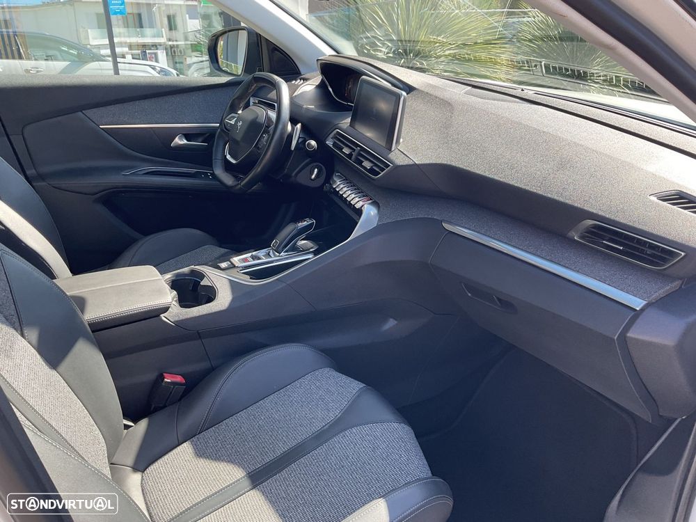 Peugeot 3008 1.5 BlueHDi Allure Pack EAT8 - 34