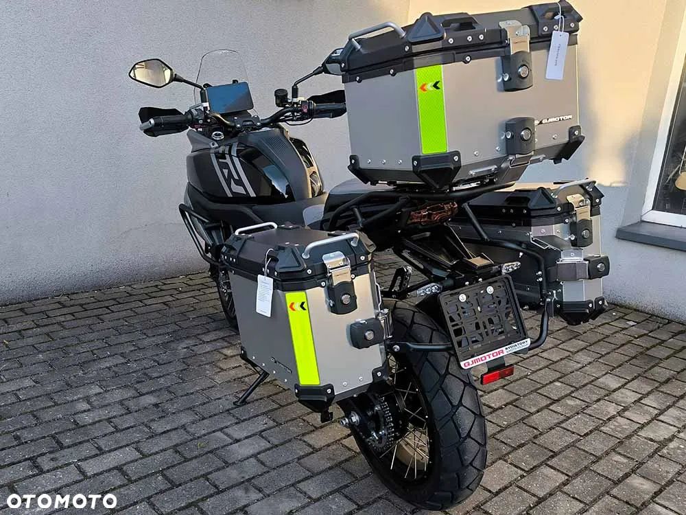 QJMOTOR SRT 600SX - 24