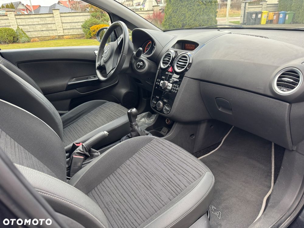 Opel Corsa 1.2 16V Cosmo - 7