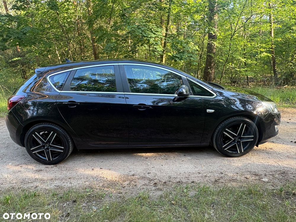 Opel Astra 1.7 CDTI DPF Cosmo - 3