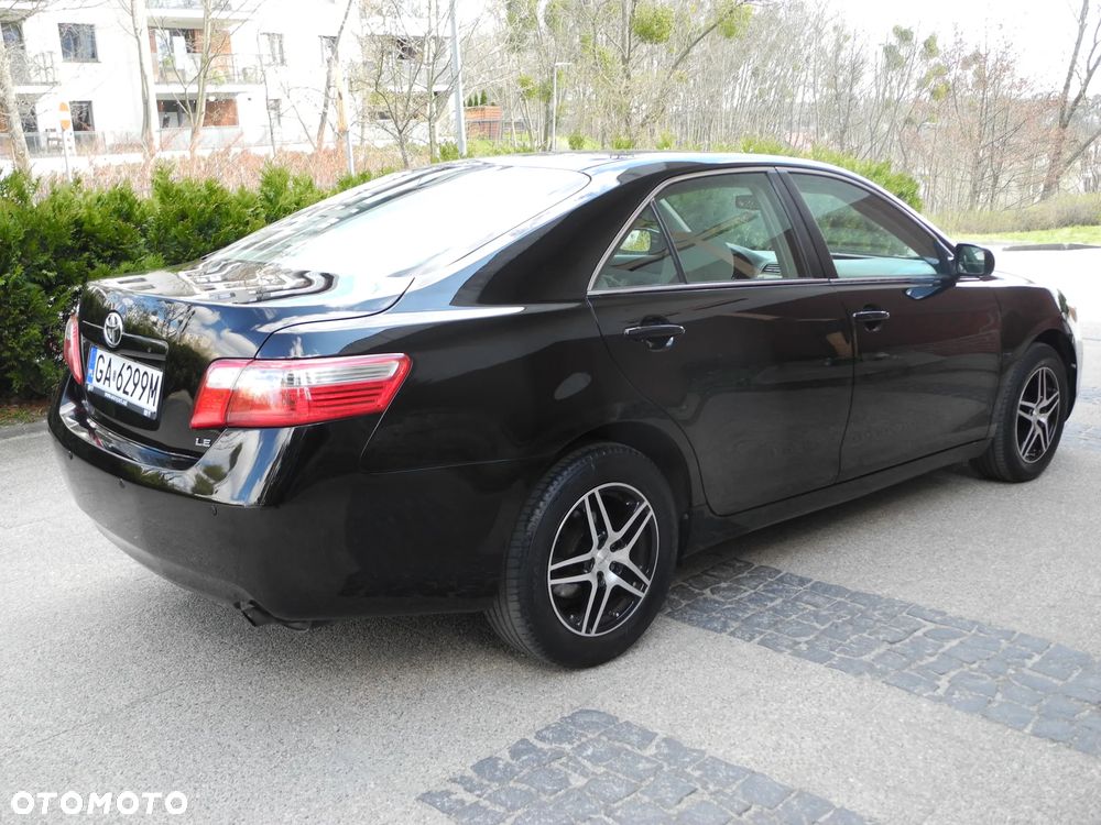 Toyota Camry - 5