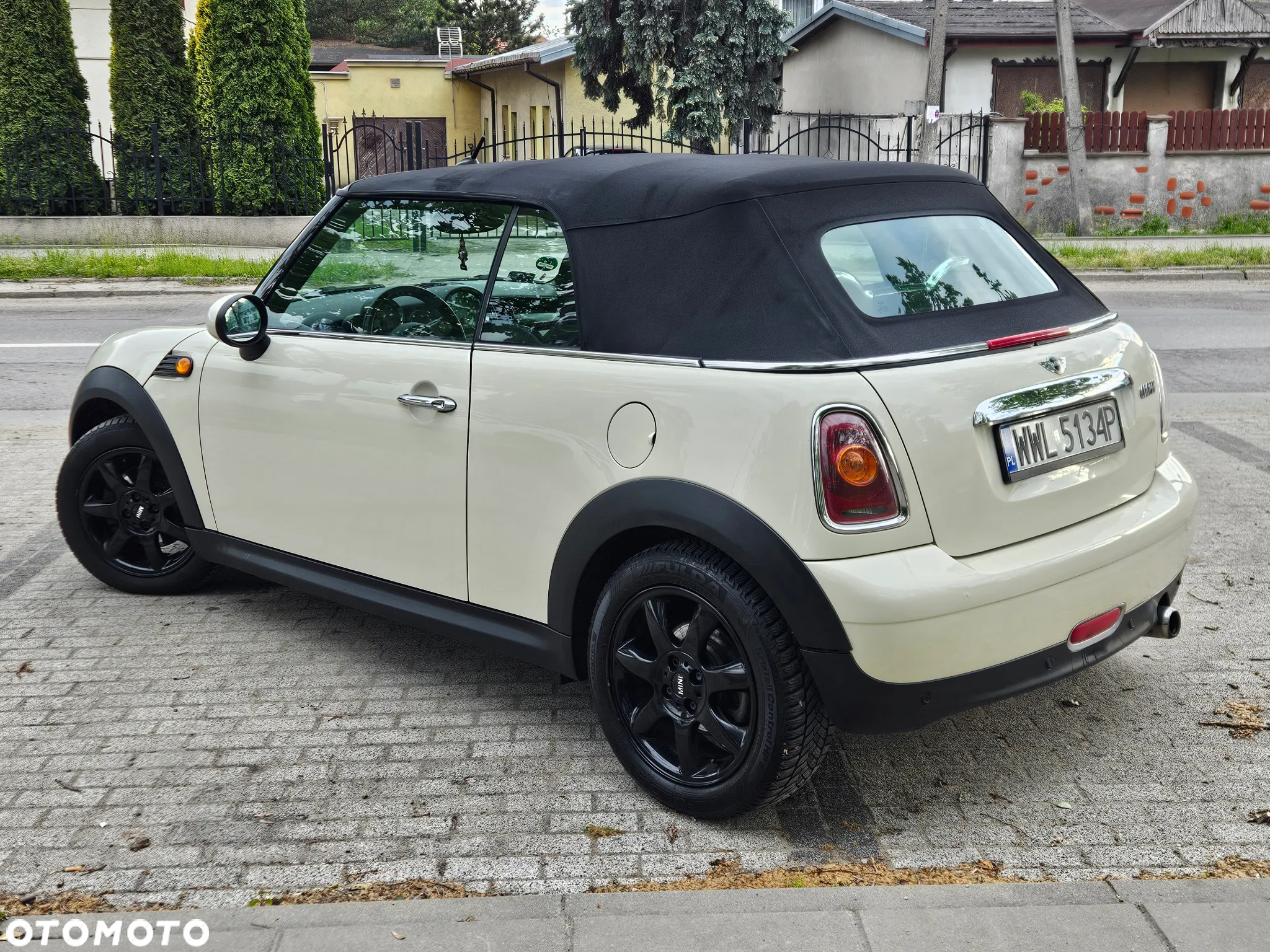 MINI Cooper Cabrio - 12
