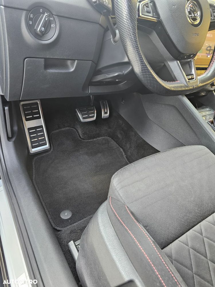 Skoda Octavia 2.0 TDI (Green tec) 4x4 DSG RS - 16