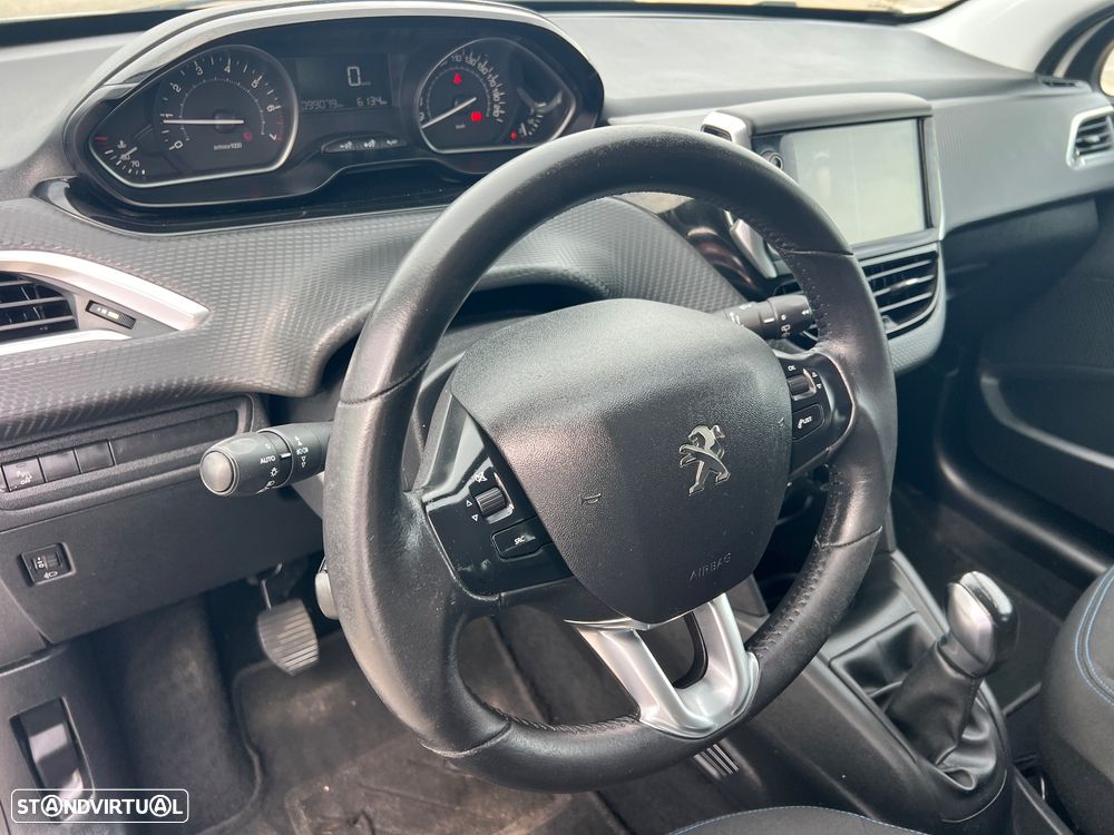 Peugeot 208 1.2 PureTech Style - 52
