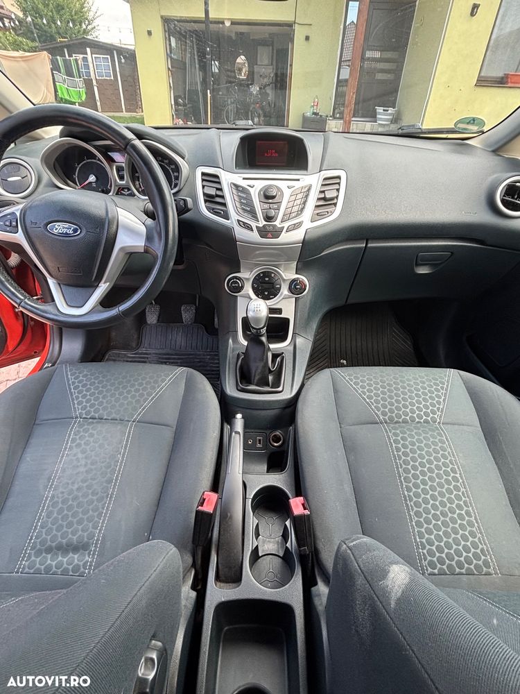 Ford Fiesta - 9