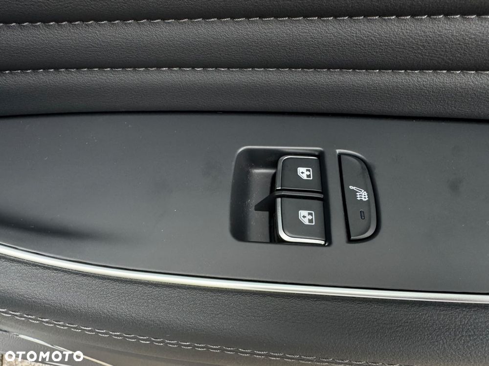 Hongqi HS5 2.0T AWD - 23