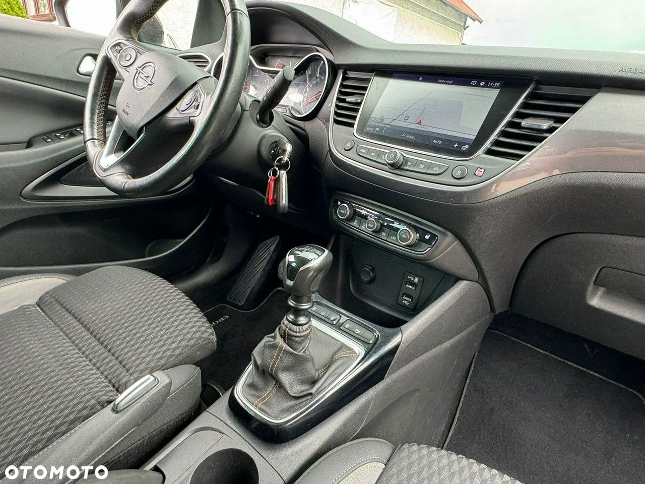 Opel Crossland X 1.2 T Design Line S&S - 23