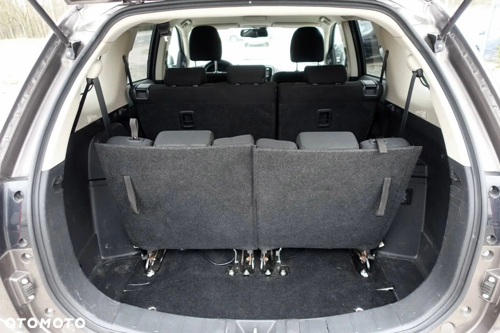 Mitsubishi Outlander 2.2 DI-D 4WD Intense - 28