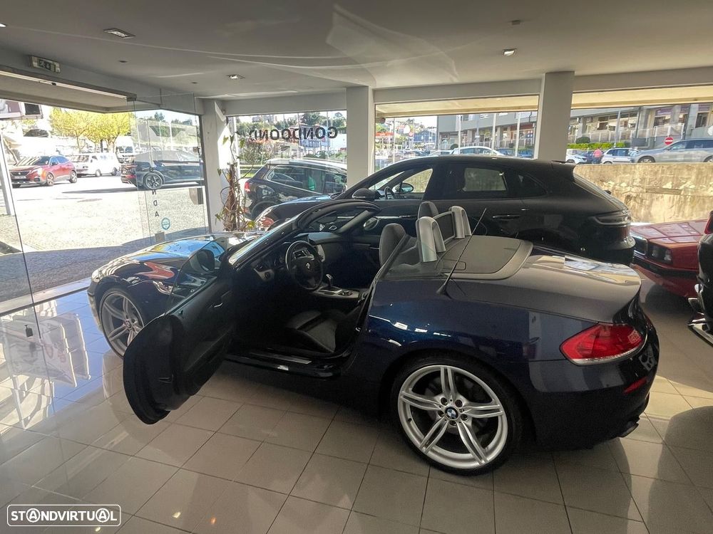 BMW Z4 35 is Auto - 35