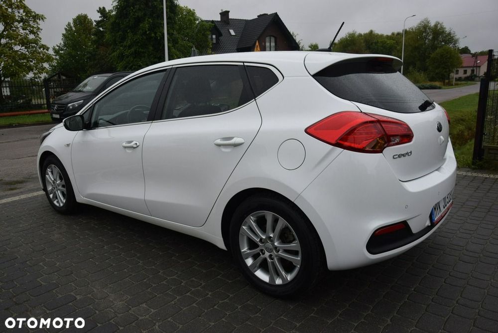 Kia Ceed 1.4 CVVT Dream Team Edition - 16