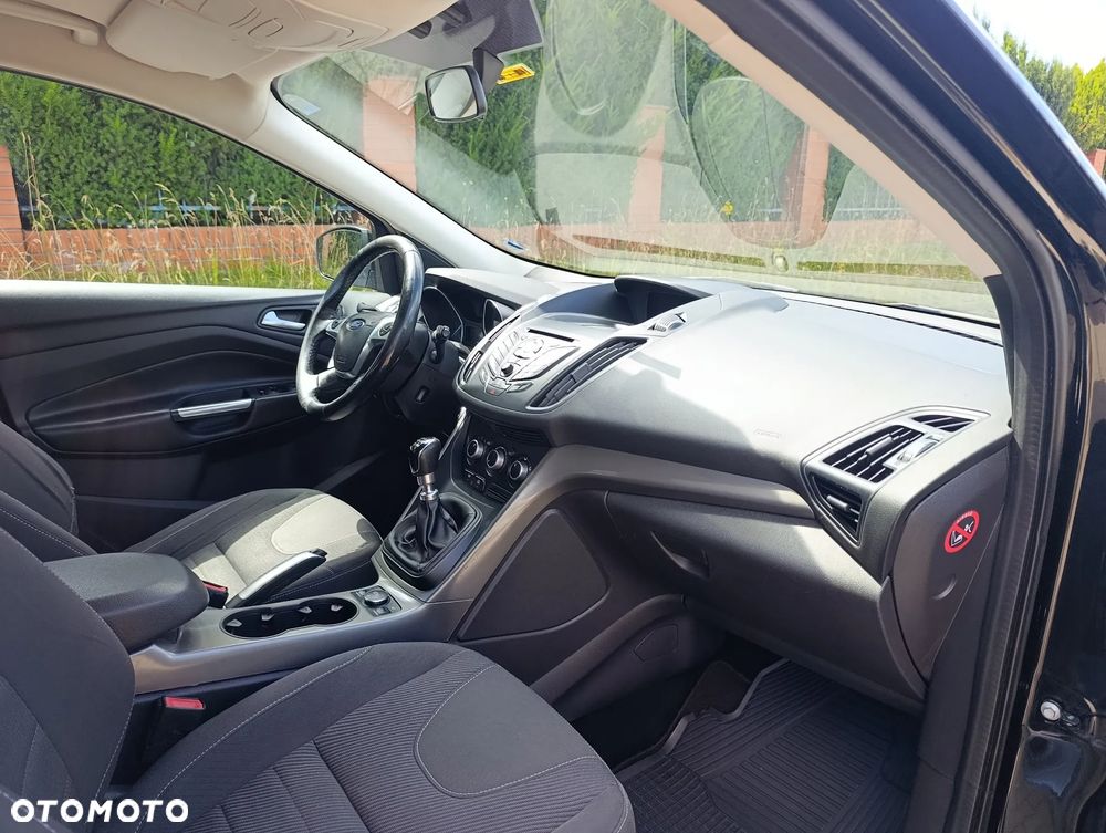 Ford Kuga 2.0 TDCi 2x4 Titanium - 24