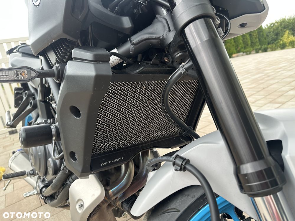 Yamaha MT - 8
