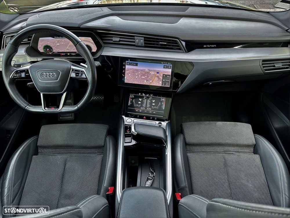 Audi e-tron 55 quattro S line - 32