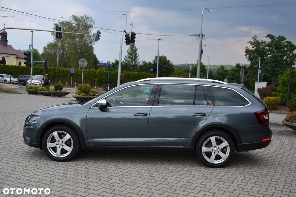 Skoda Octavia 2.0 TDI 4x4 Elegance DSG - 5