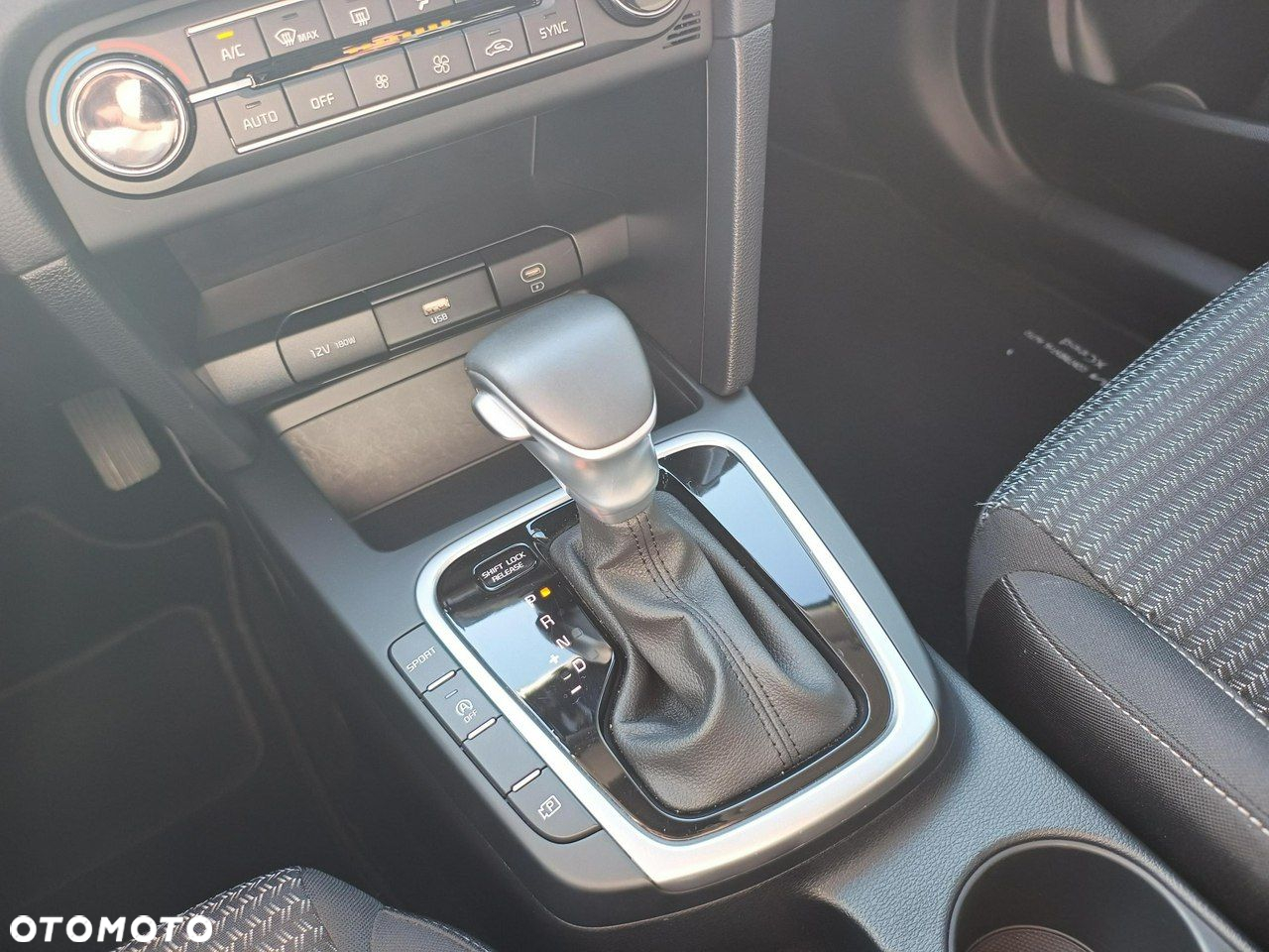 Kia XCeed - 15