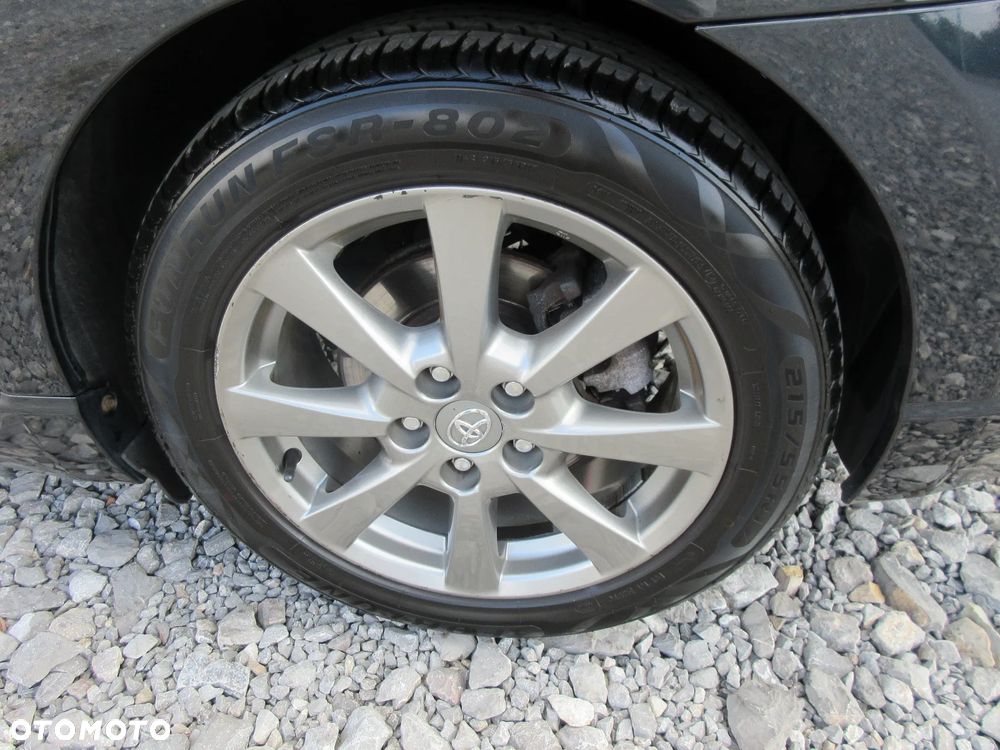 Toyota Avensis 2.0 D-4D Executive - 24