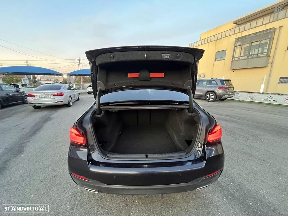 BMW 520 d Pack Desportivo M Auto - 38