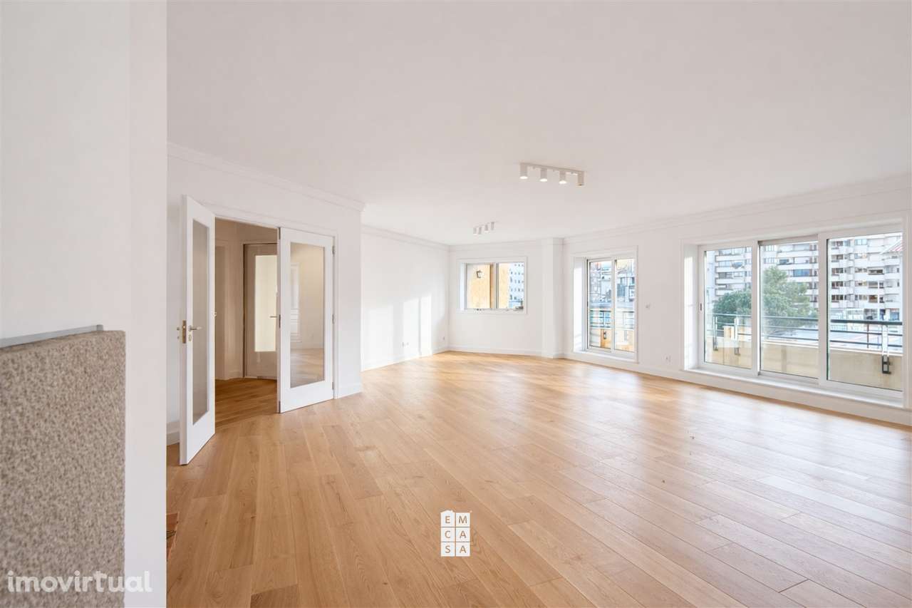 Apartamento T4 Venda em Oliveira de Azeméis, Santiago de Riba-Ul, Ul, - Grande imagem: 4/19