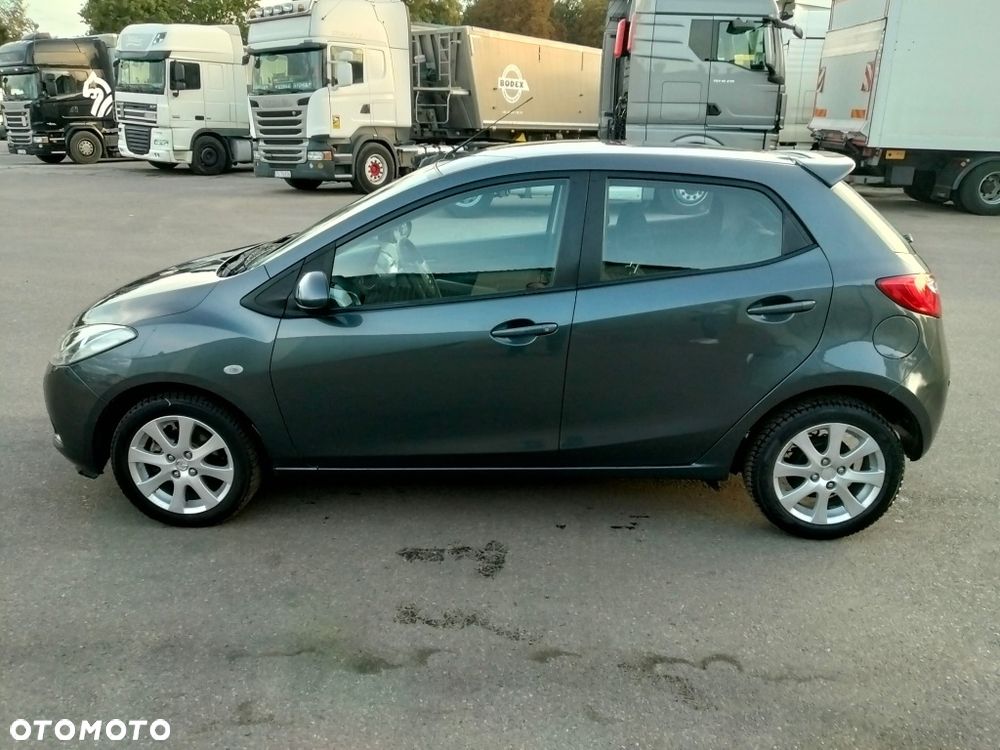 Mazda 2 - 4