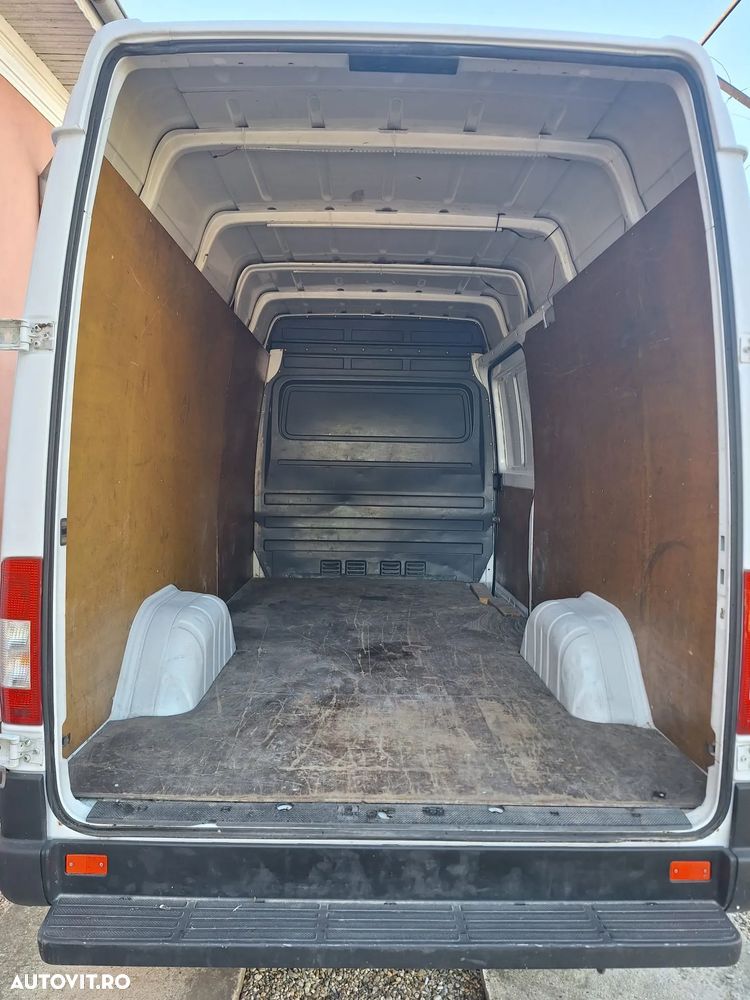 Mercedes-Benz Sprinter - 11
