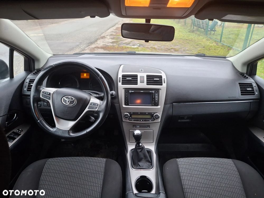 Toyota Avensis 2.0 D-4D - 10