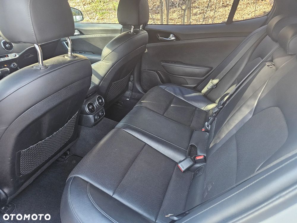 Kia Stinger 2.0 T-GDI XL - 16