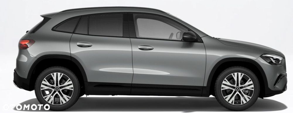 Mercedes-Benz GLA - 17