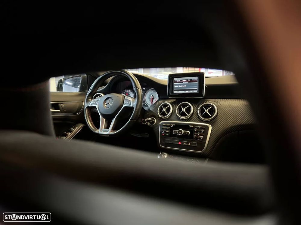 Mercedes-Benz A 180 d AMG Line - 23
