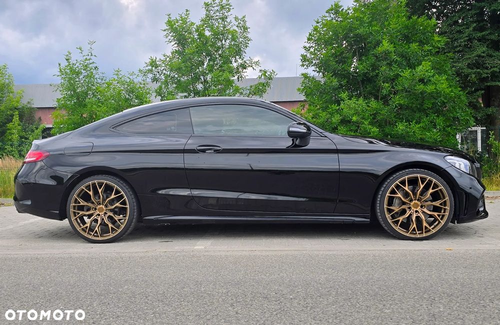 Mercedes-Benz Klasa C 300 9G-TRONIC - 1