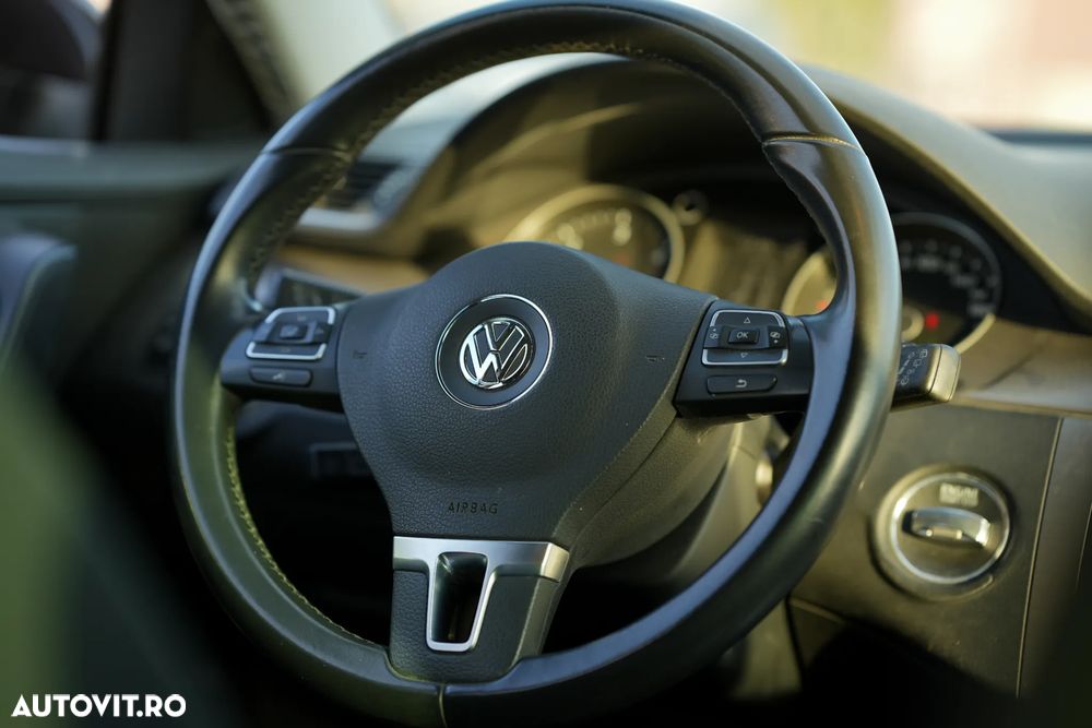 Volkswagen Passat - 8