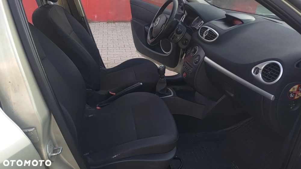 Renault Clio 1.5 dCi Expression - 21