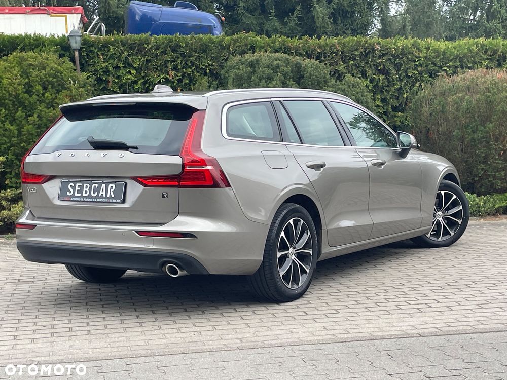 Volvo V60 D3 Drive-E Momentum - 23