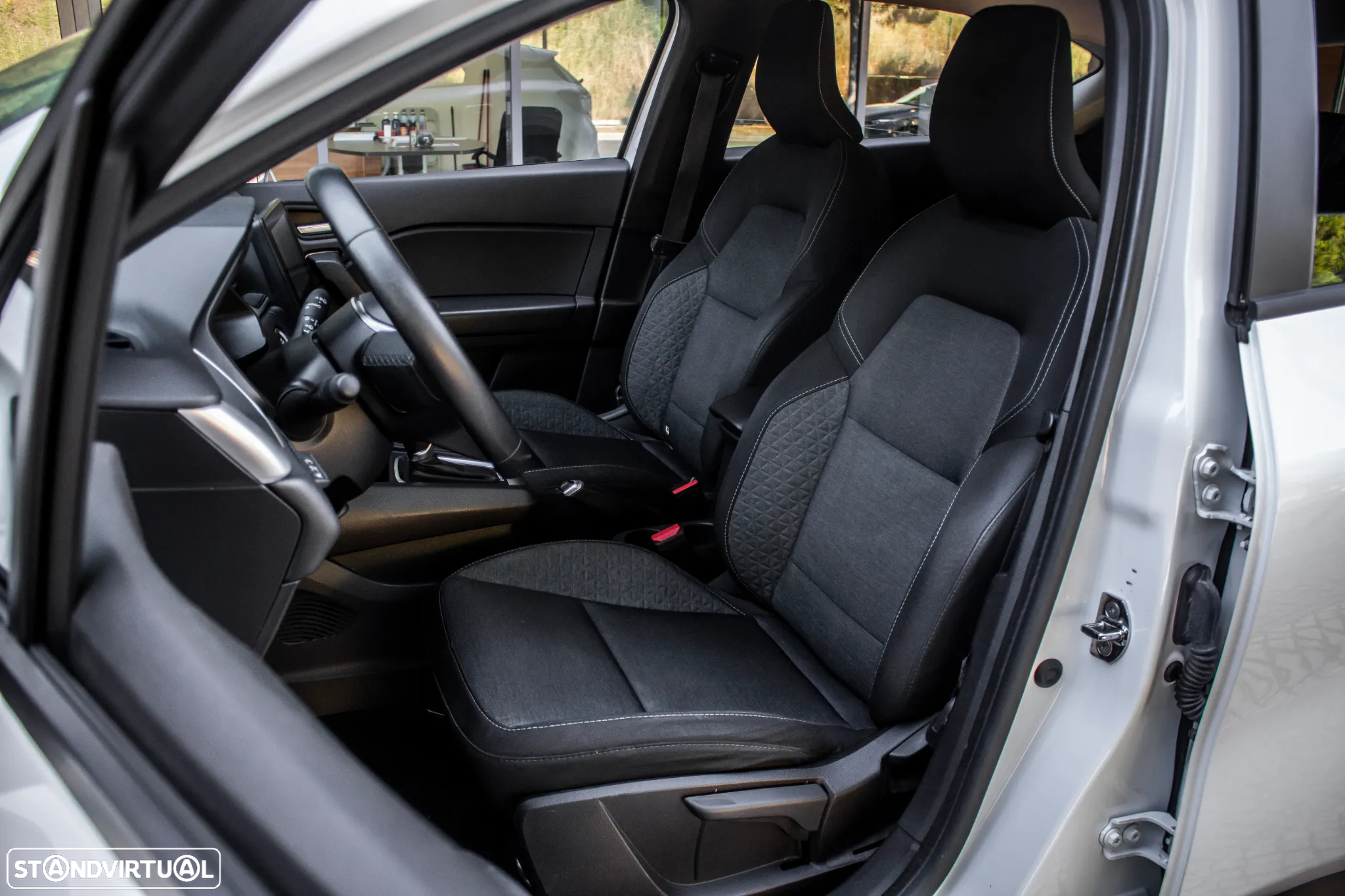 Renault Captur 1.6 E-Tech Intens - 29