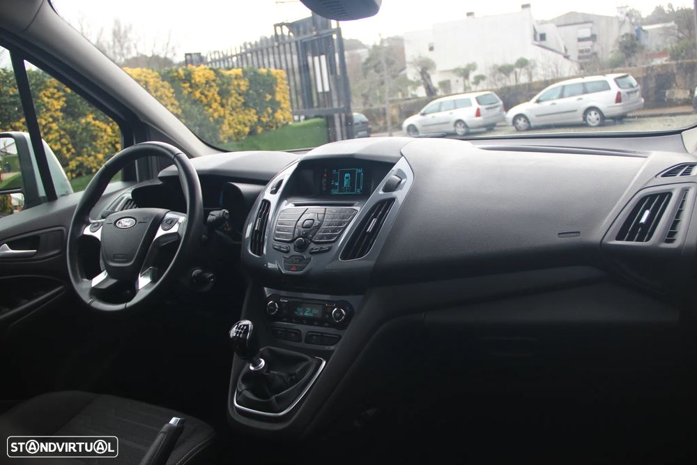 Ford Tourneo Connect 1.5 TDCi S&S Titanium - 10
