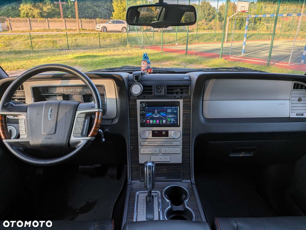 Lincoln Navigator - 7