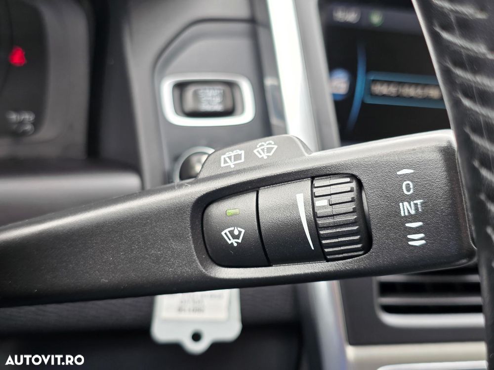 Volvo XC 60 D4 Geartronic Momentum - 24