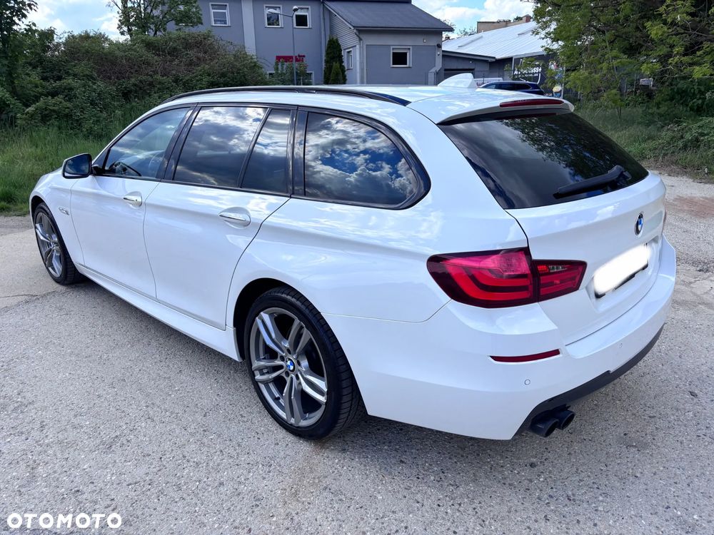 BMW Seria 5 525d xDrive Sport-Aut - 2