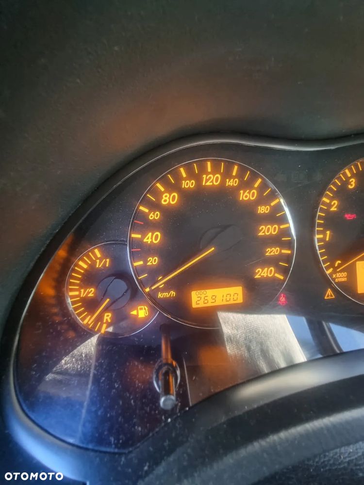 Toyota Avensis 2.0 VVT-i Combi Edition - 17