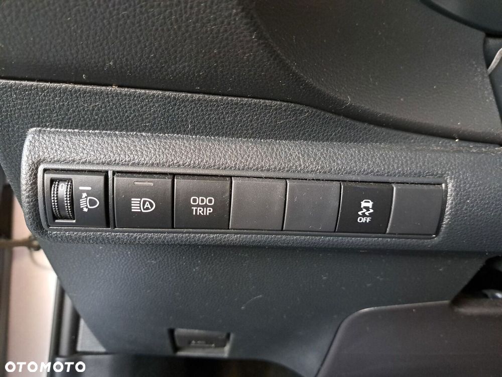 Toyota Corolla 1.8 Hybrid Comfort - 29