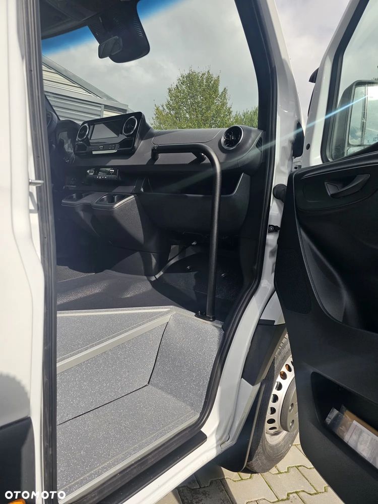 Mercedes-Benz Sprinter 519 - 5
