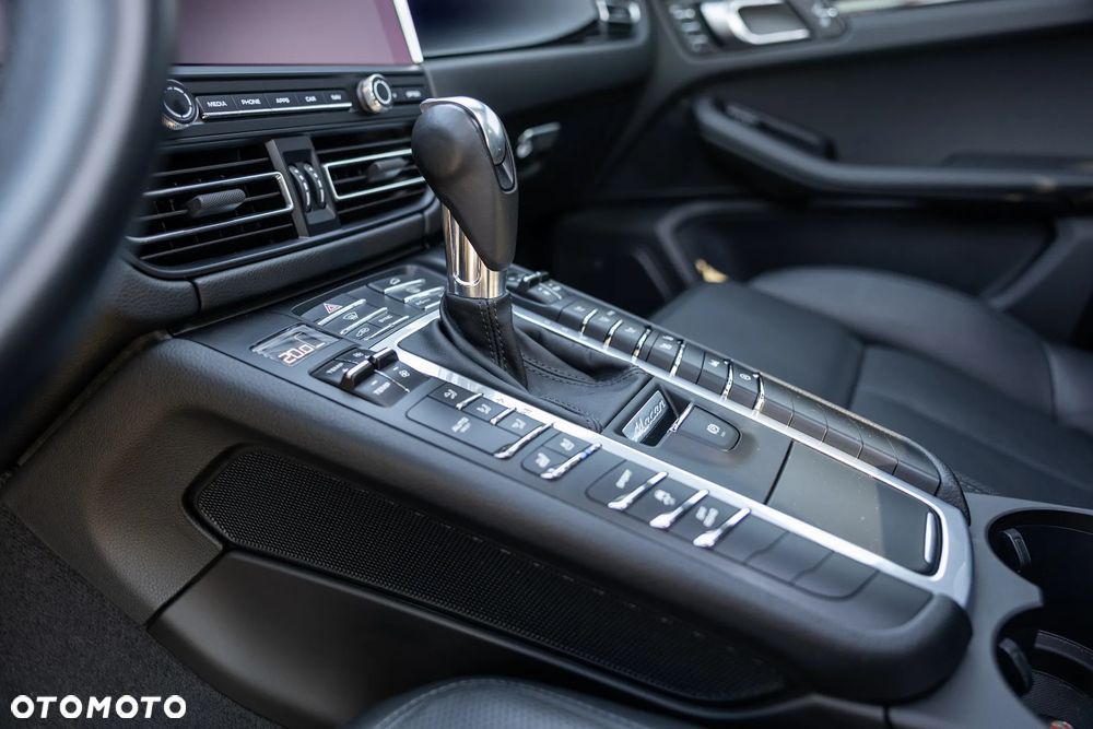 Porsche Macan - 18