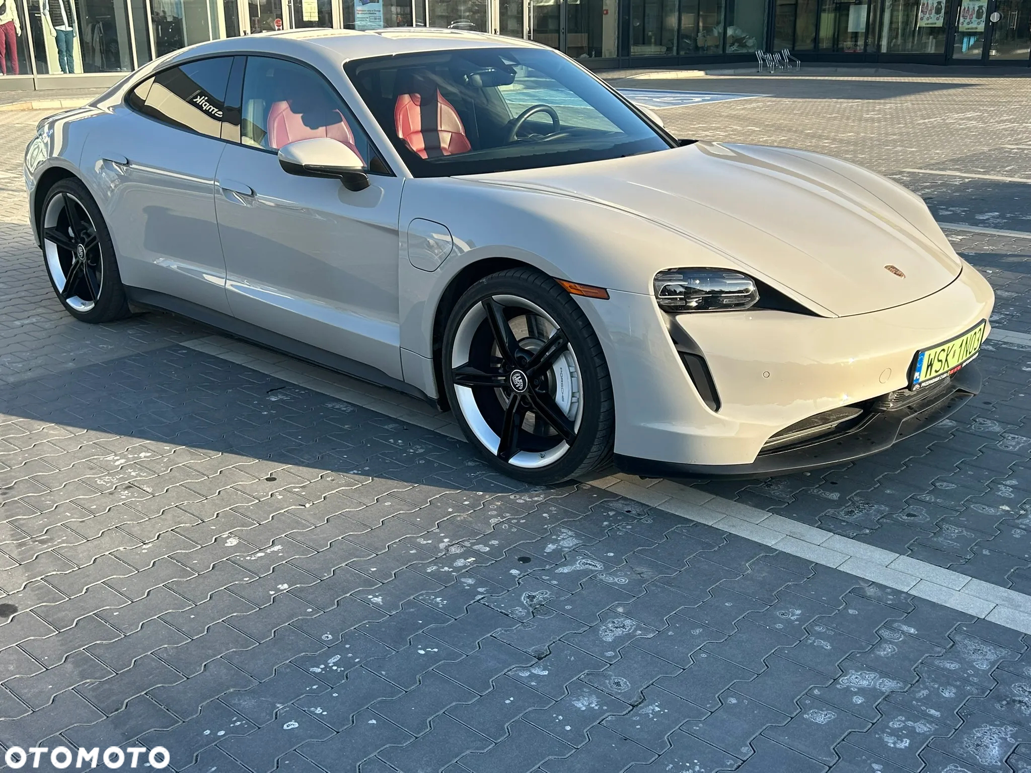 Porsche Taycan Performance Plus - 9