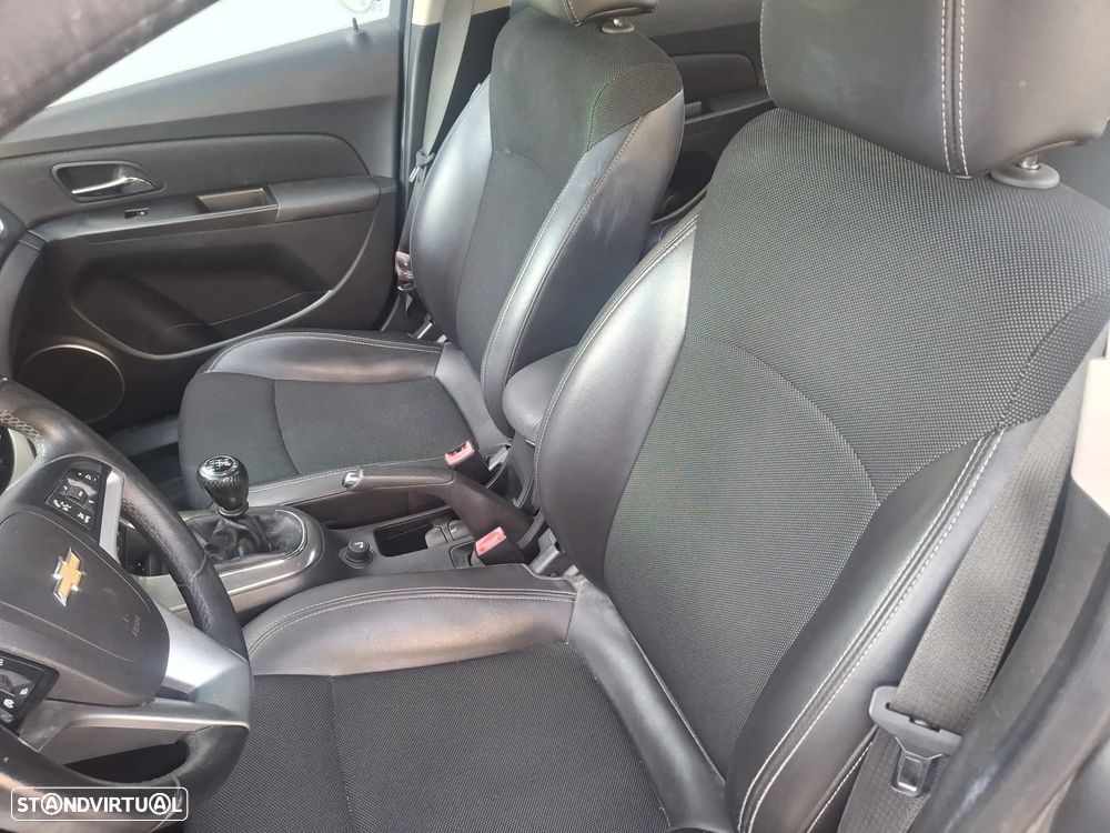 Chevrolet Cruze 1.7 VCDi LTZ - 6