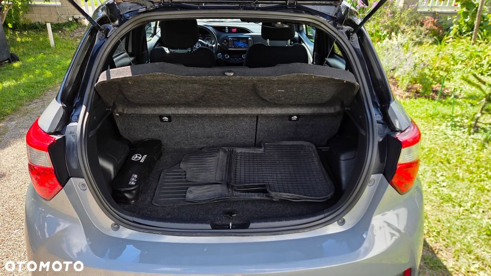 Toyota Yaris Hybrid 100 Selection Platinum - 7
