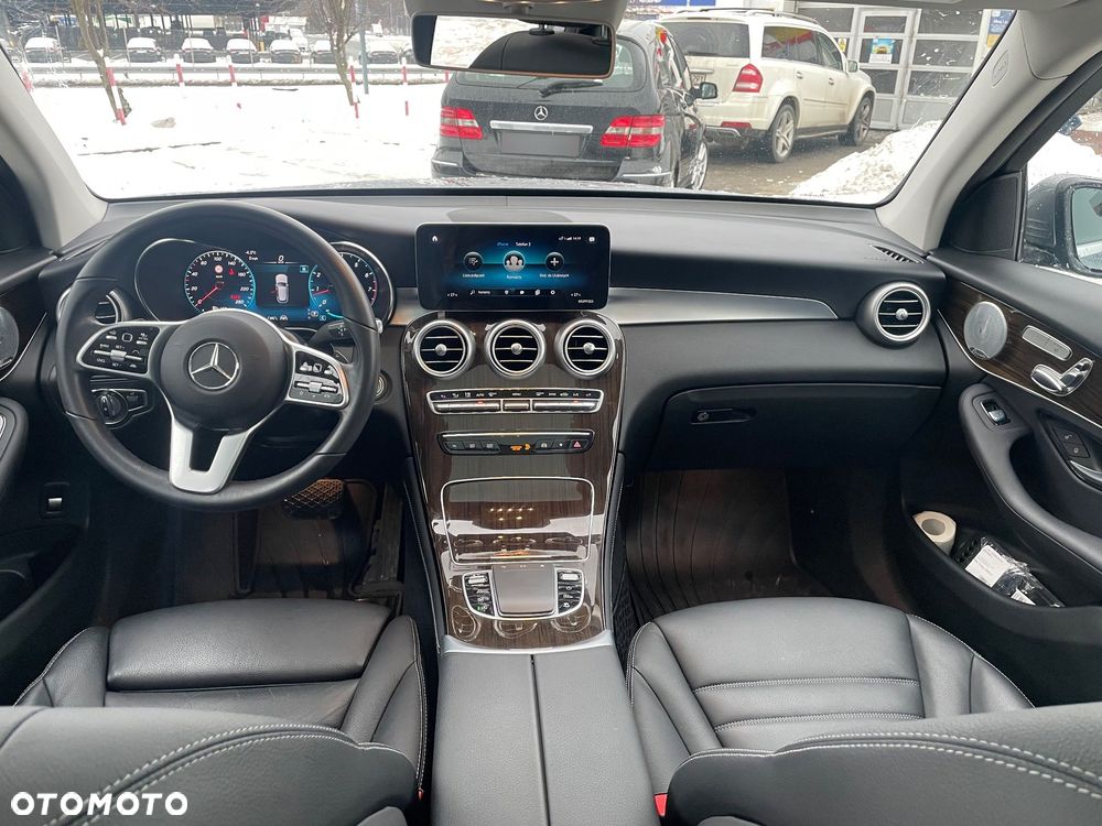 Mercedes-Benz GLC 300 4Matic 9G-TRONIC Exclusive - 27