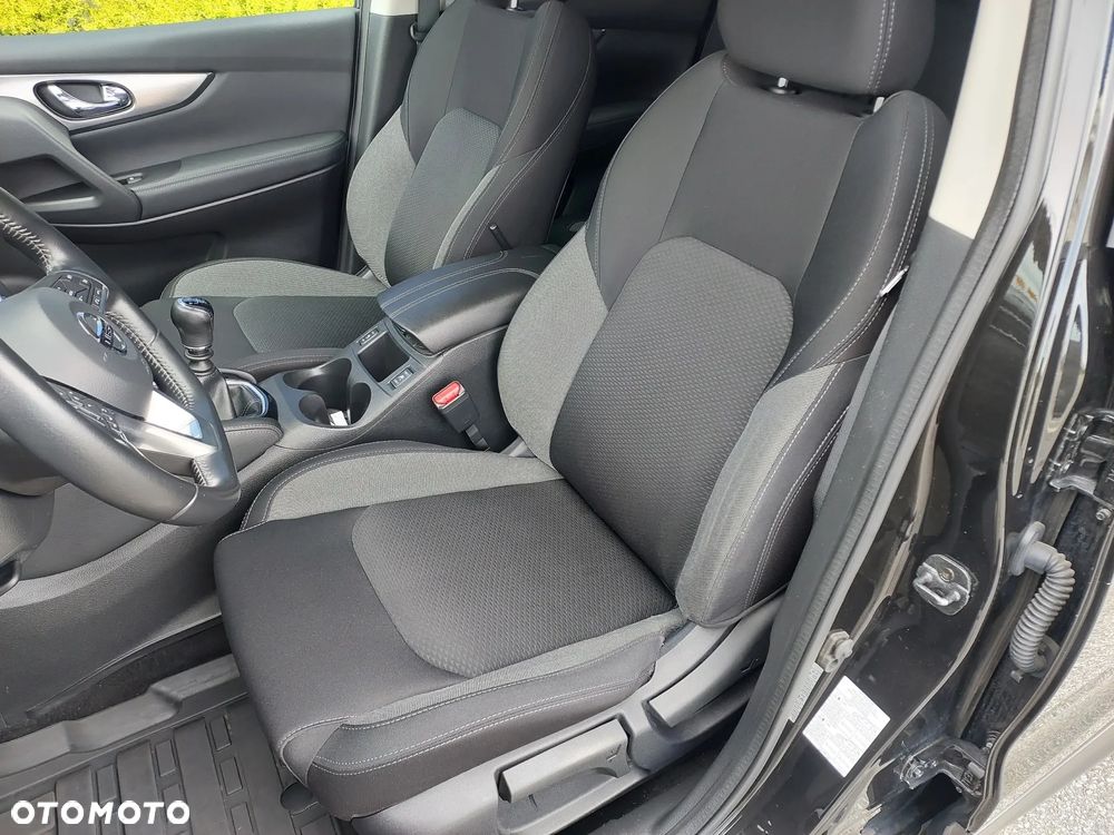 Nissan Qashqai 1.3 DIG-T N-WAY - 24