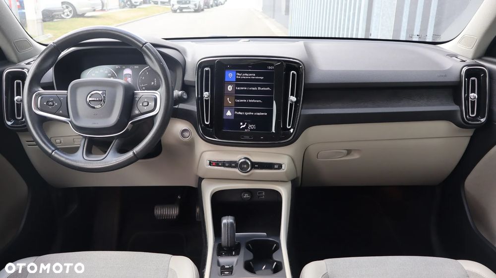 Volvo XC 40 T3 Momentum - 10