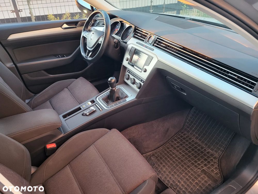Volkswagen Passat 1.8 TSI BMT Comfortline - 8