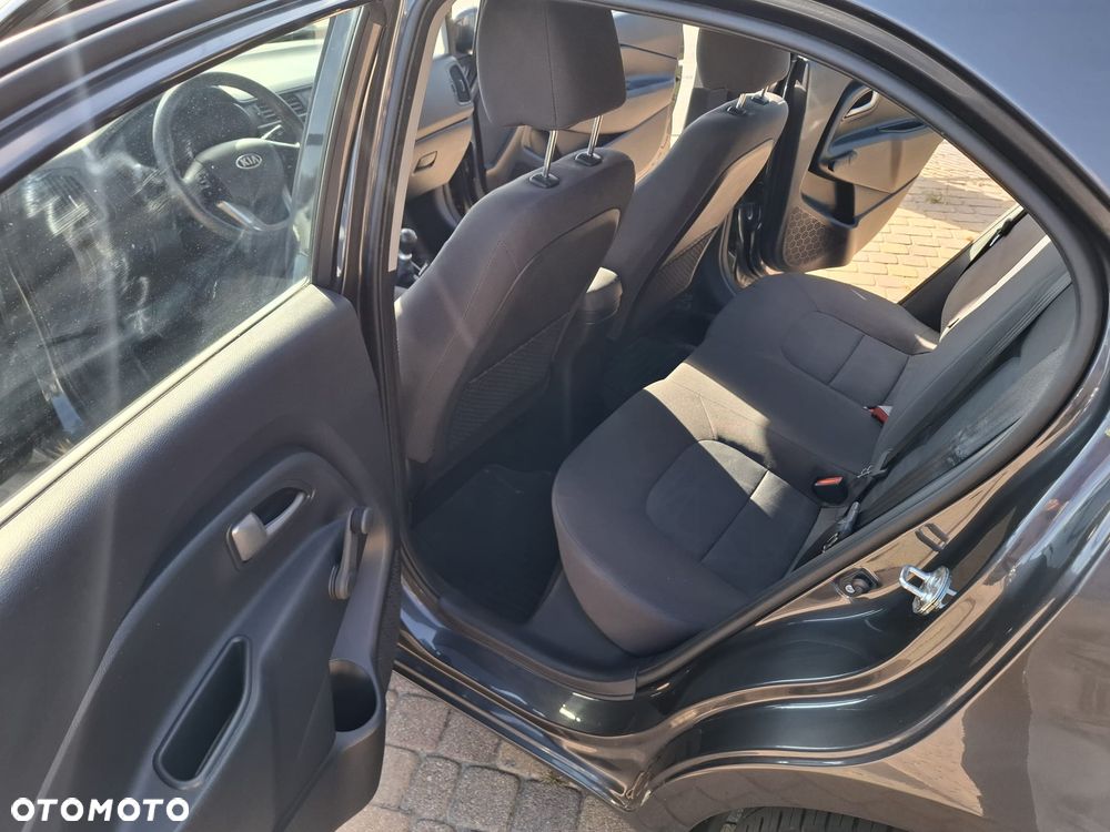 Kia Rio 1.2 Edition 7 - 11